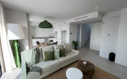 CHALET DE OBRA NUEVA CON PISCINA