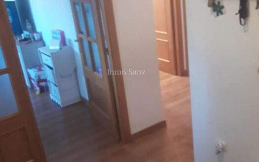 APPARTEMENT AVEC PISCINE