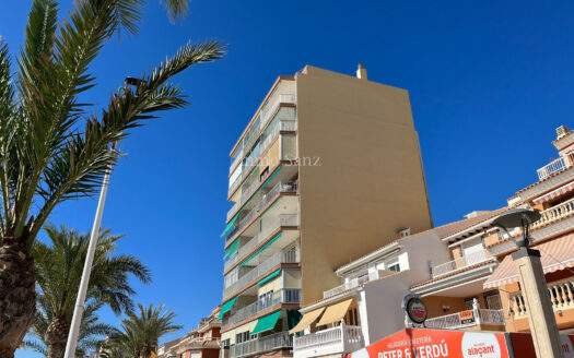 APARTAMENTO EN 1ª LINEA DE PLAYA