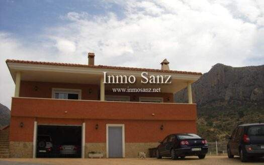 CHALET EN BUSOT CON PISCINA
