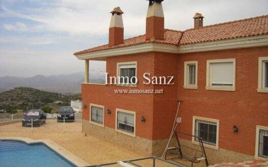 CHALET EN BUSOT CON PISCINA