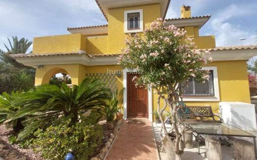 CHALET PAREADO EN BONALBA