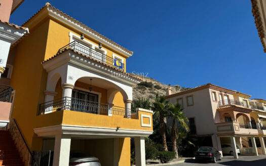 CASA PAREADA EN BONALBA