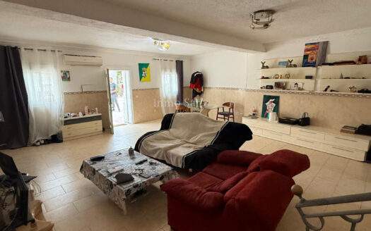 CASA DE PUEBLO EN EL CAMPELLO