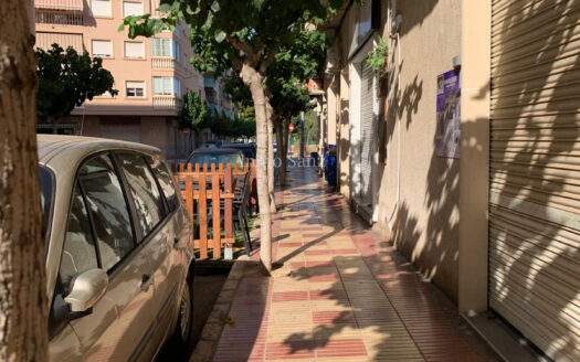 LOCAL EN EL CAMPELLO