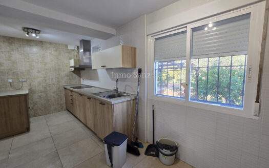CHALET EN COVETA FUMA