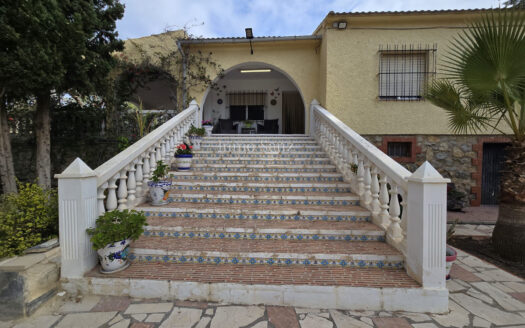 CHALET INDEPENDIENTE EN BUSOT