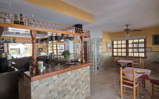 RESTAURANTE Y SALON