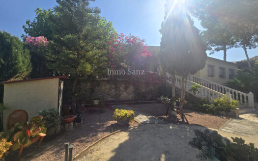 CHALET INDEPENDIENTE EN BUSOT