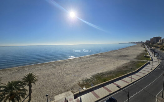 APARTAMENTO FRENTE A PLAYA