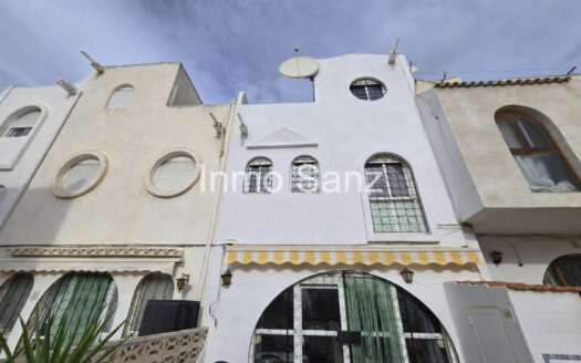 CASA ADOSADA EN EL CAMPELLO