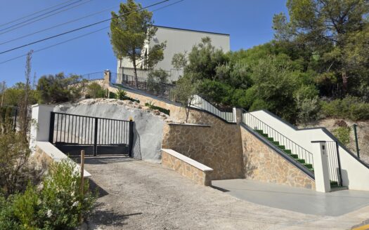 CHALET TOTALMENTE REFORMADO EN EL CAMPELLO