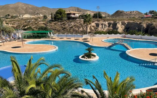 CASA ADOSADA EN URBANIZACIÓN CON PISCINA – EL CAMPELLO