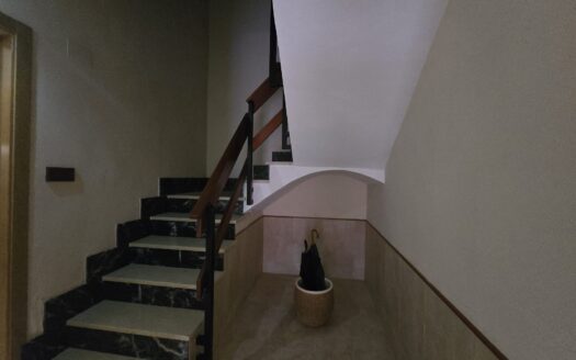 CASA UNIFAMILIAR EN PLENO CENTRO DE EL CAMPELLO – ZONA IGLESIA