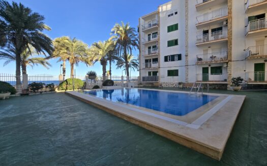 APARTAMENTO REFORMADO EN PRIMERA LÍNEA DE PLAYA EN EL CAMPELLO