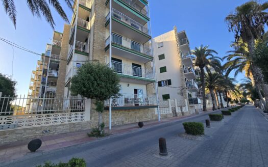APARTAMENTO REFORMADO EN PRIMERA LÍNEA DE PLAYA EN EL CAMPELLO
